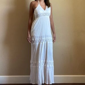 🦋 F21 White Maxi Dress